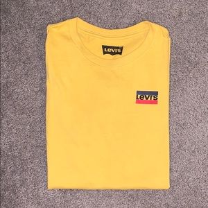 Levi’s Tee
